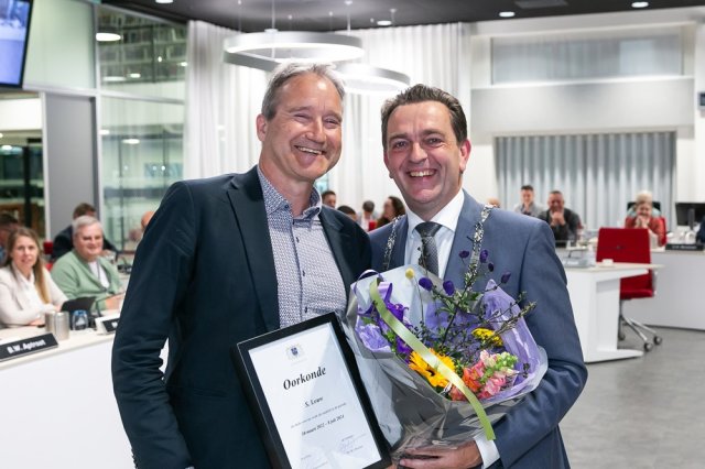 Sicco Louw met burgemeester Michel Bezuijen