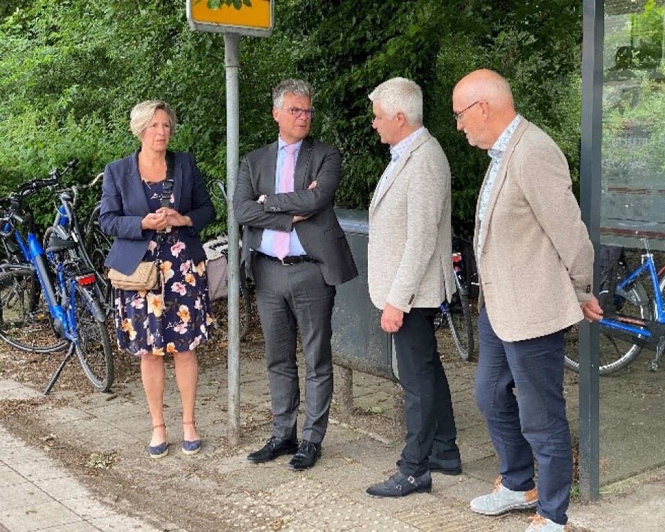 Foto bezoek commissaris