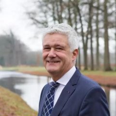 Wethouder Henk van der Schoor