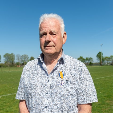 Foto van gedecoreerde mr Paridaans
