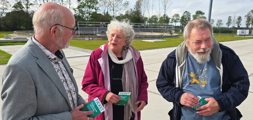 Portefeuillehouder Herman Beerda heet gasten welkom op de zuivering.