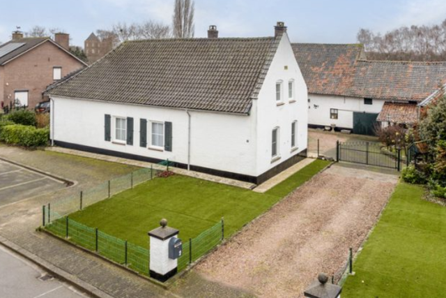 de oude boerderij Aan het water 2 in Montfort