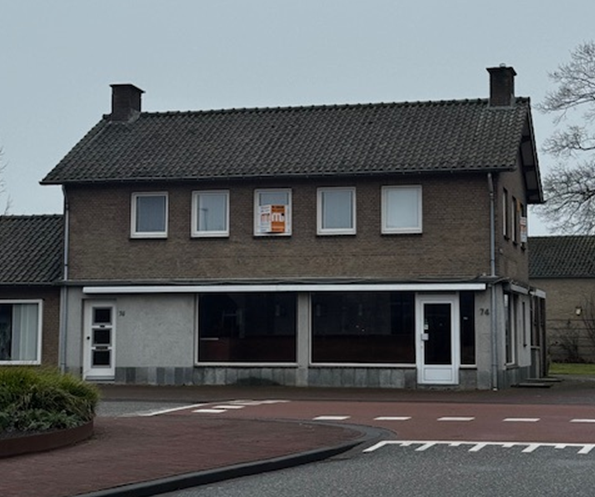 Het bestaande pand op de Hoofdstraat 76 in Posterholt.