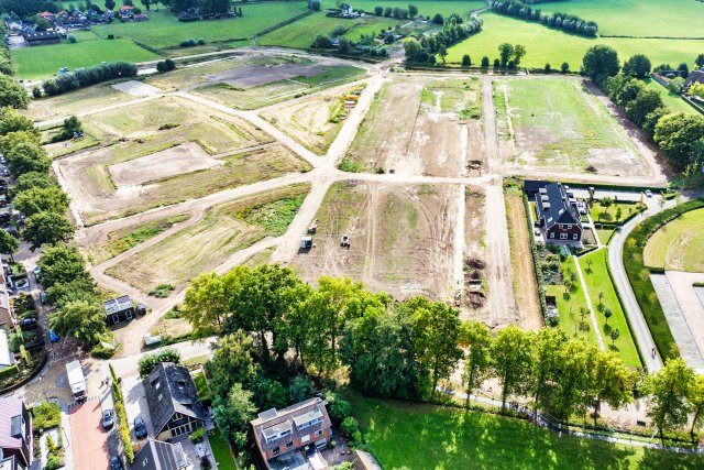 De vrije kavels liggen op het bouwvlak rechtsboven