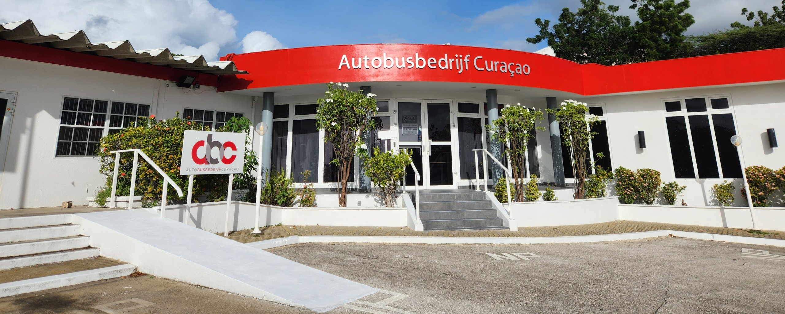 Collaboration SIM Caribbean & Autobusbedrijf Curaçao