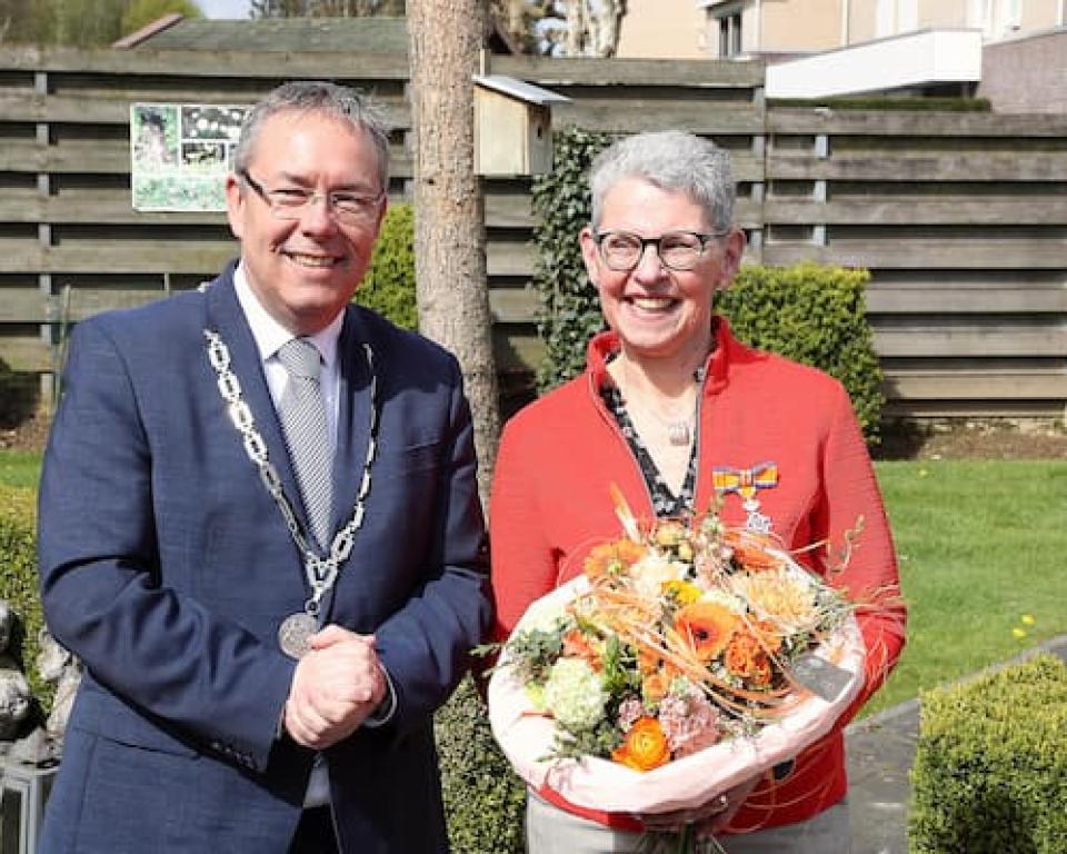 burgemeester Dion Schneider met mevrouw Brouns-Vaessen