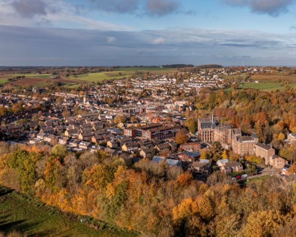 luchtfoto centrum Simpelveld