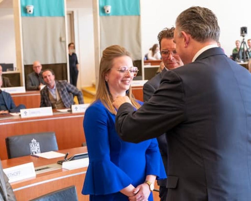 Mariska Werrij ontvangt de onderscheiding