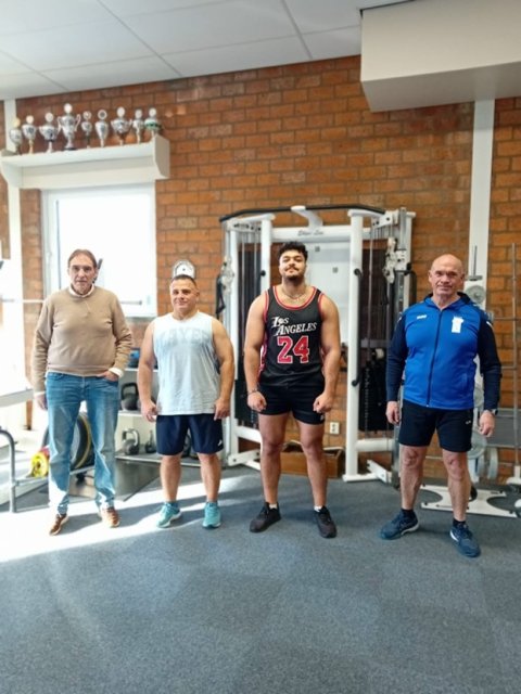 Inwoners TGO Simpelveld in de gym