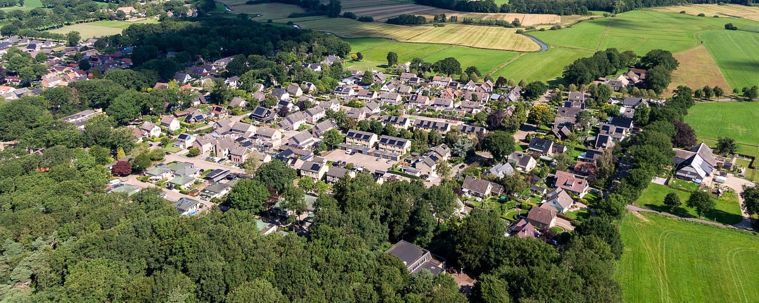 Luchtfoto van het dorp IJhorst