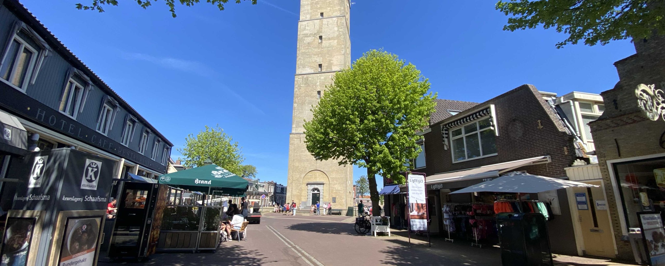 Uitzicht op de Brandaris vanaf de Torenstraat.
