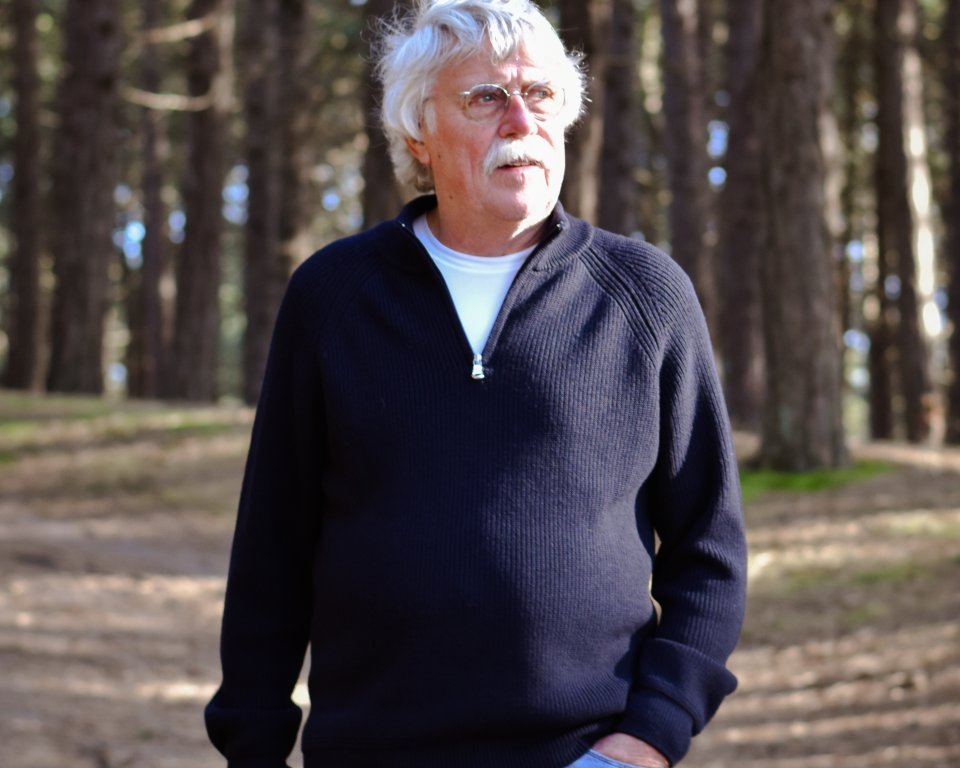 Raadslid Cees Muijskens in het bos