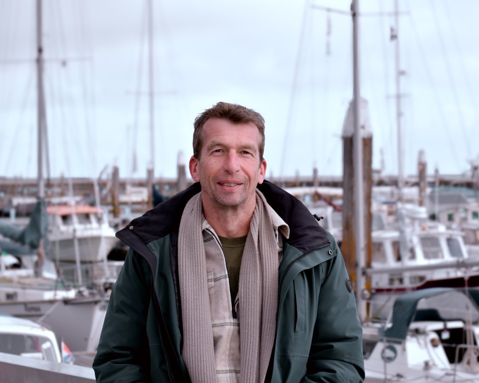 Pim Werner buiten voor boten