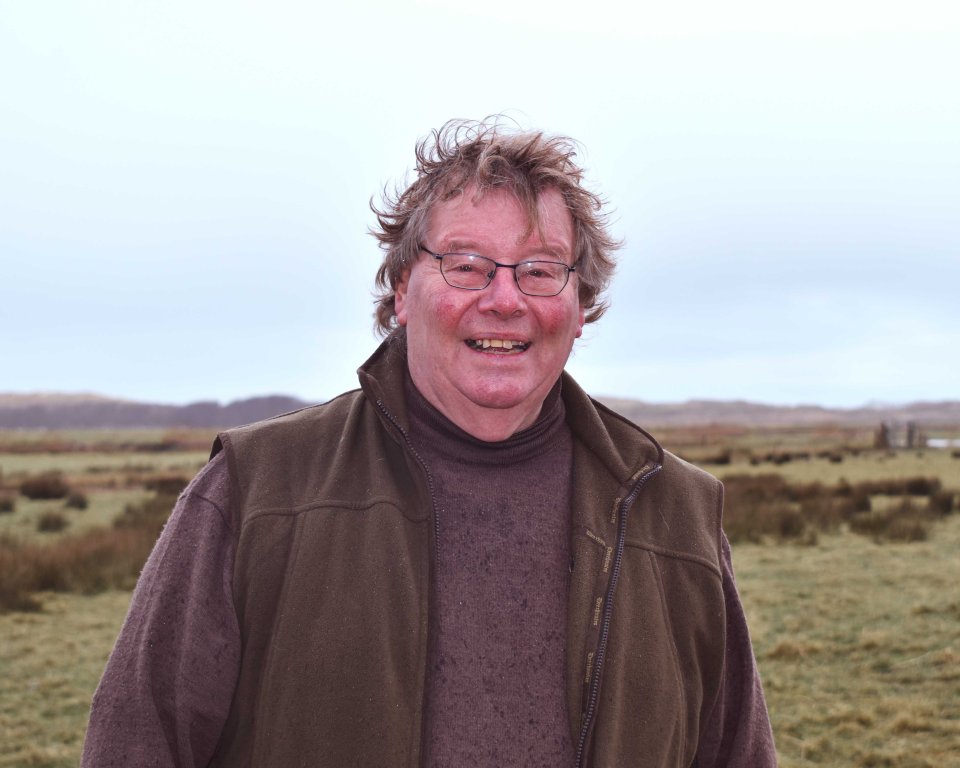Raadslid Hendrik van der Wielen buiten op Terschelling.