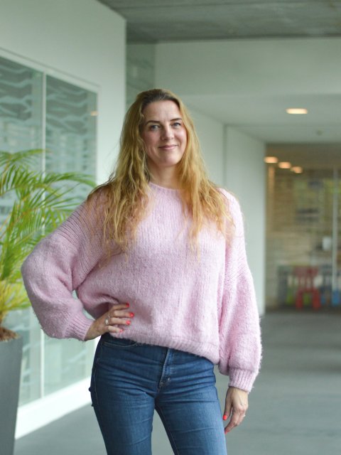 Nienke de Vries, werknemer van de gemeente Terschelling