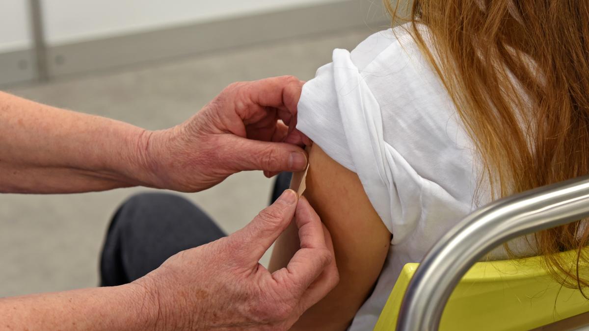 Pop-up vaccinatielocatie voor HPV-vaccinatie en herhaalprik tegen corona