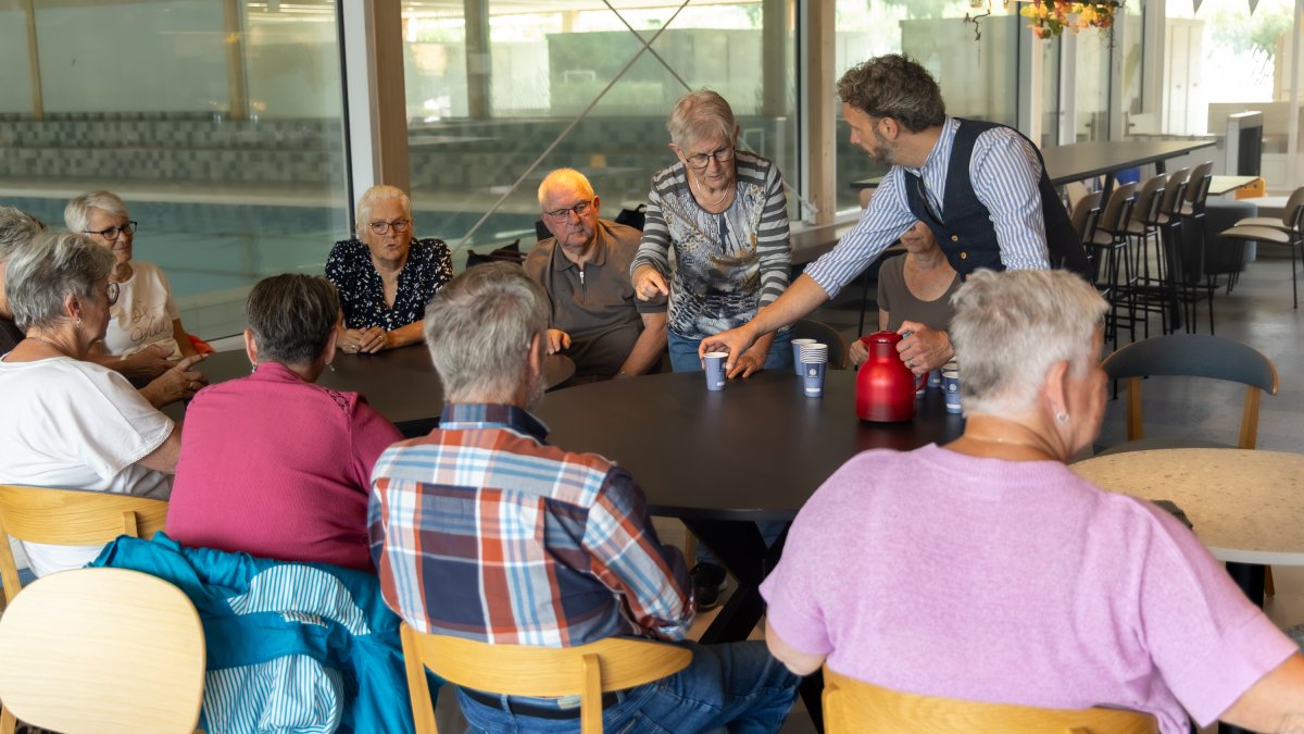 Tijdelijk gratis koffie en thee in de horeca van het zwembad De Stamper