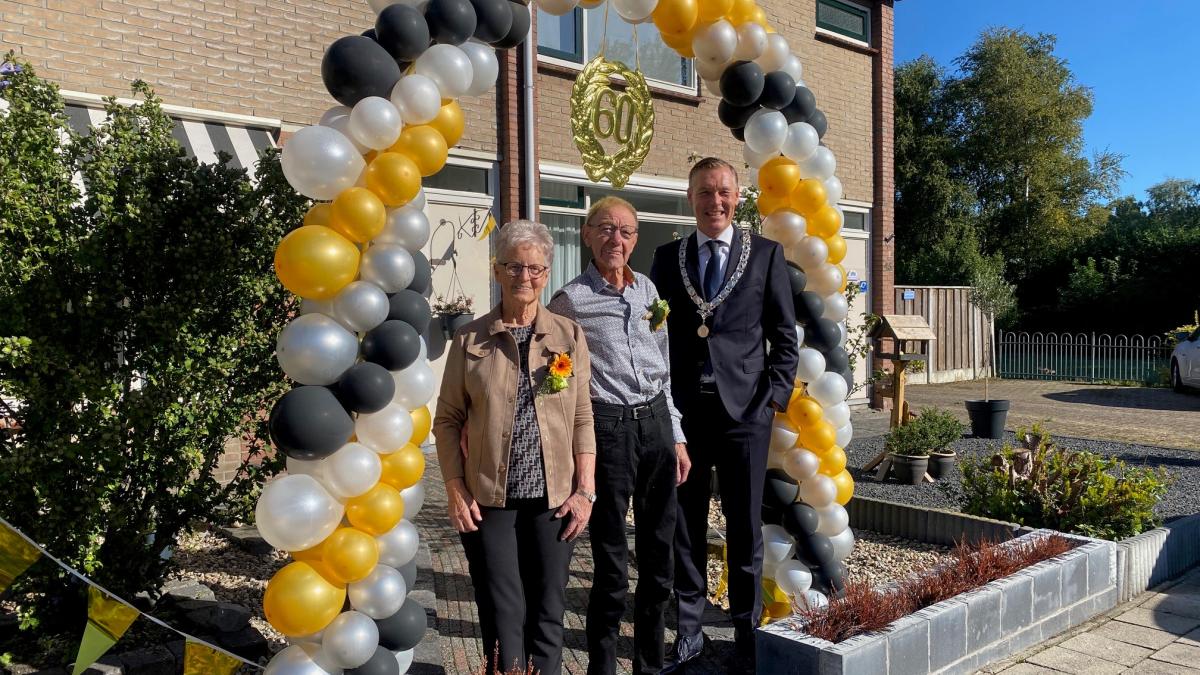 Op bezoek bij het diamanten bruidspaar Schutte - Gemeente Twenterand