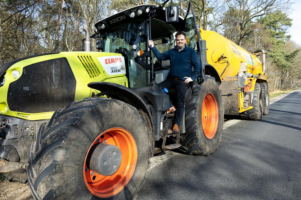 Wethouder Arjan Hoff op de trekker