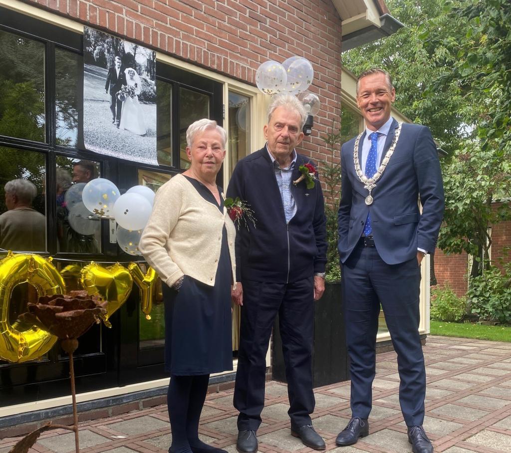 De burgemeester met de familie Dekker