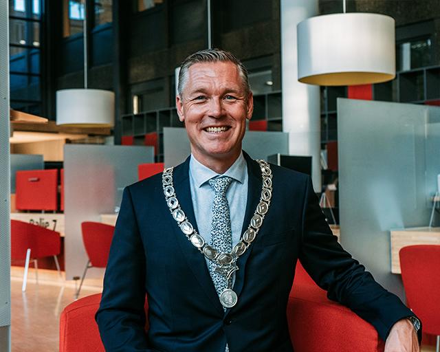 Burgemeester Hans Broekhuizen