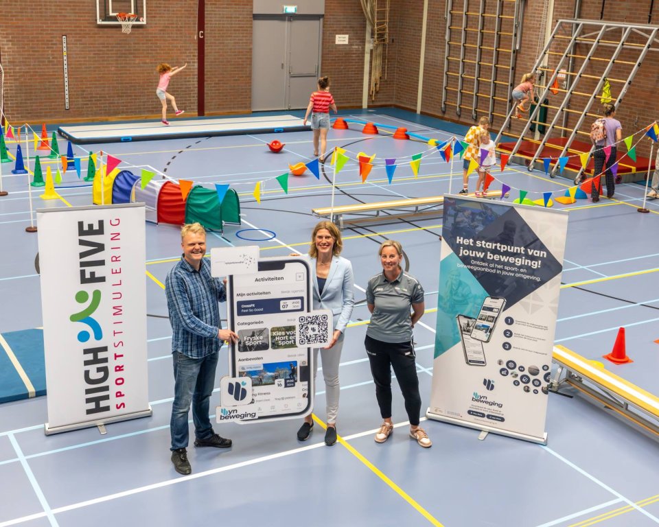 foto aansluiting gemeente bij platform yn beweging