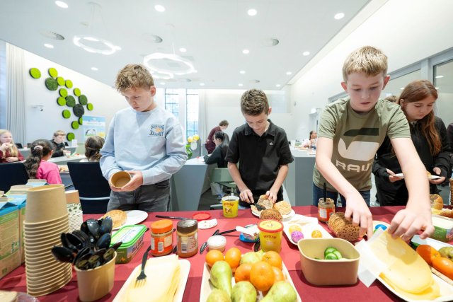 afbeelding ontbijt met burgemeester Breuker