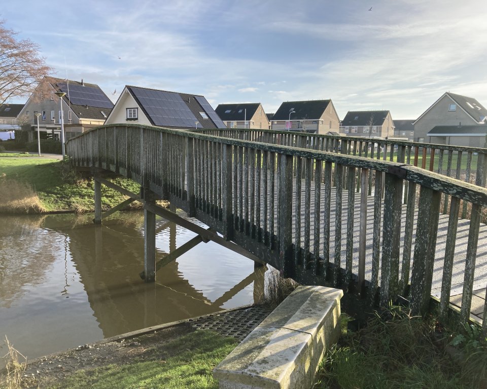 Foto van houten brug op Urk