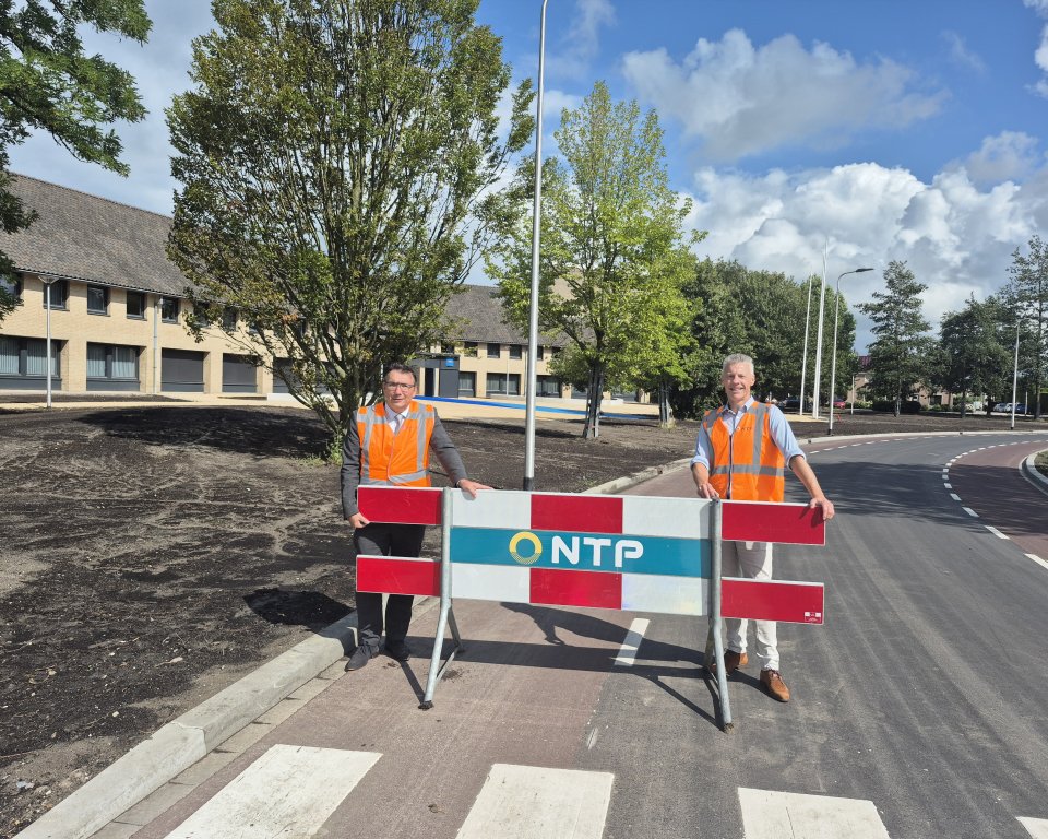Willem Foppen en Jan Veneman openen de Singel voor verkeer