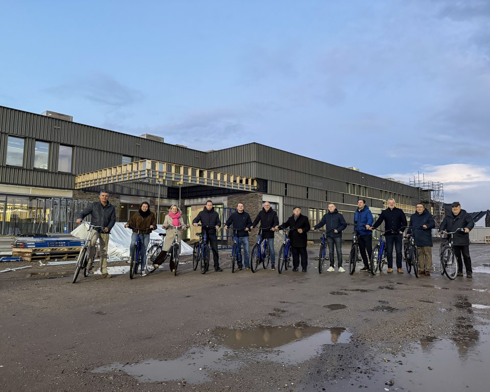 Gemeenteraad op de fiets in de Zeeheldenwijk