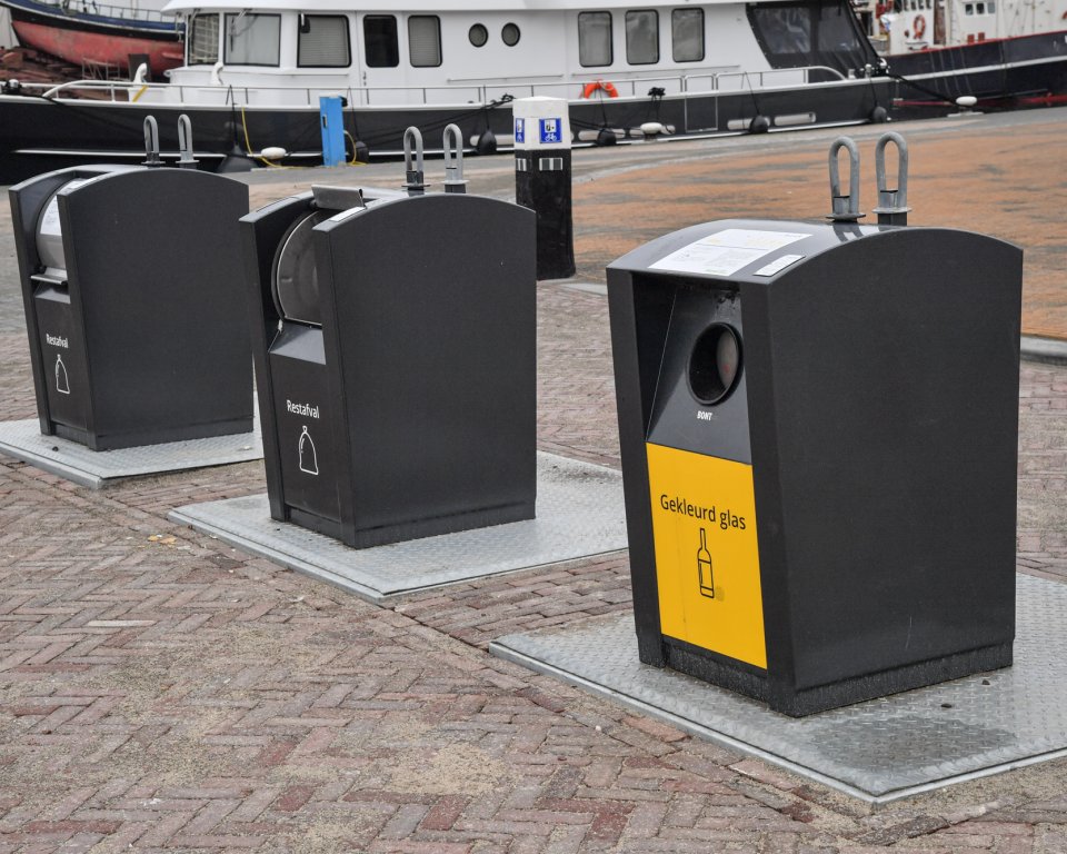 Ondergrondse containers aan de haven