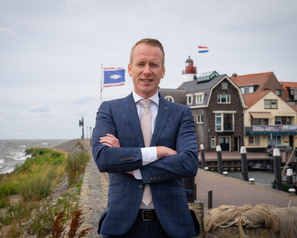 Burgemeester Cees van den Bos van de gemeente Urk