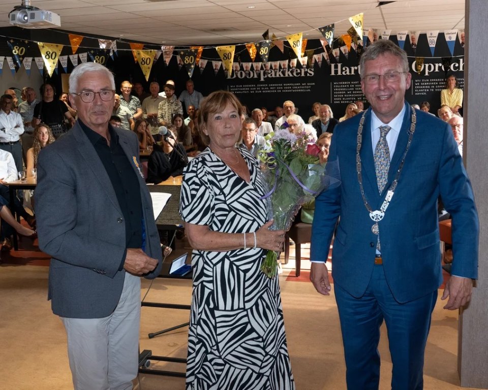 Albert Brouwer en zijn vrouw met Burgemeester Bart Jaspers Faijer