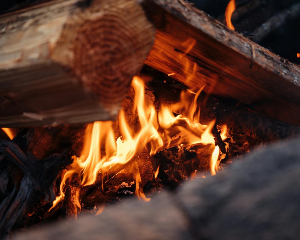 Foto van hout stoken