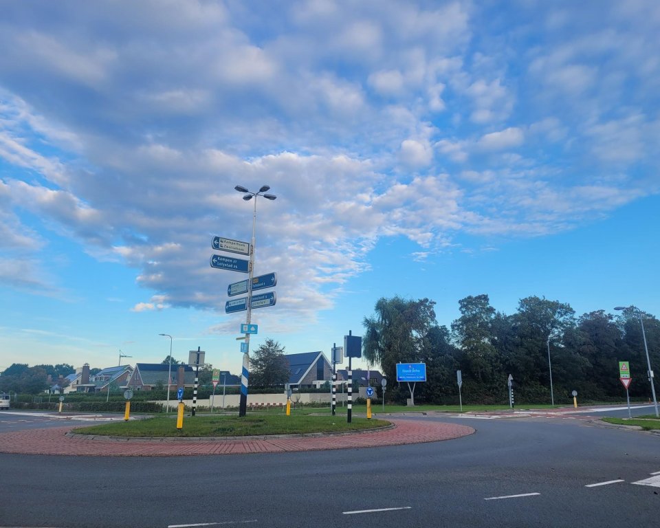 Foto van de rotonde Urkerweg-Toppad-Meep