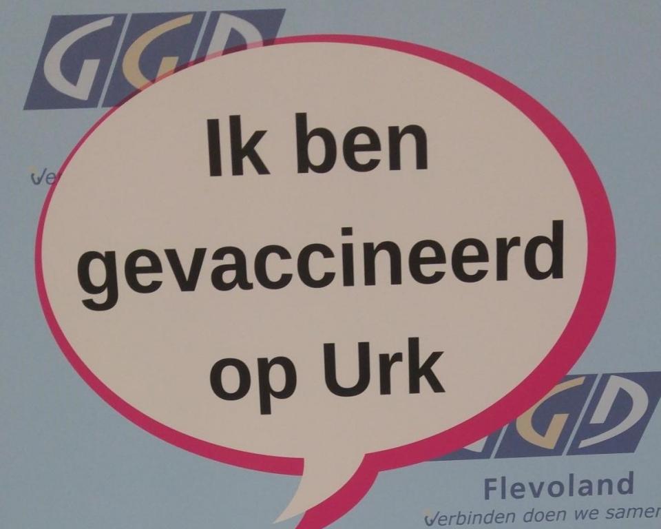 Poster met tekst "ik ben gevaccineerd op Urk"