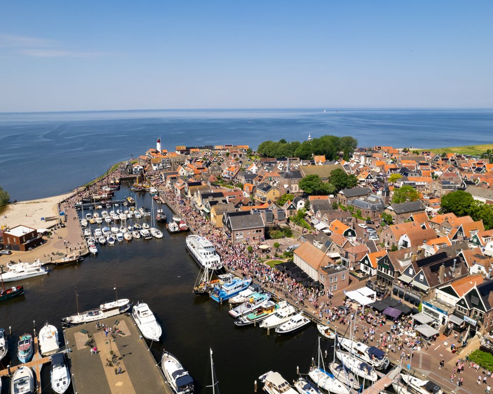 Foto van de haven op Urkerdag