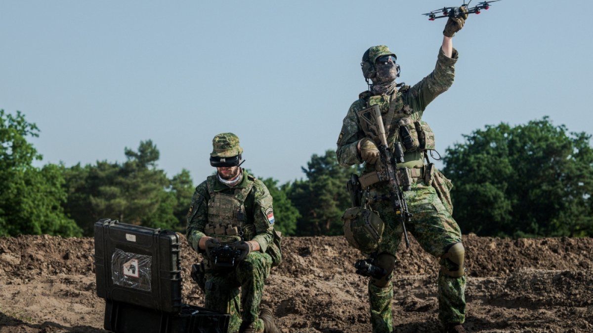 Militaire oefening in Valkenswaard