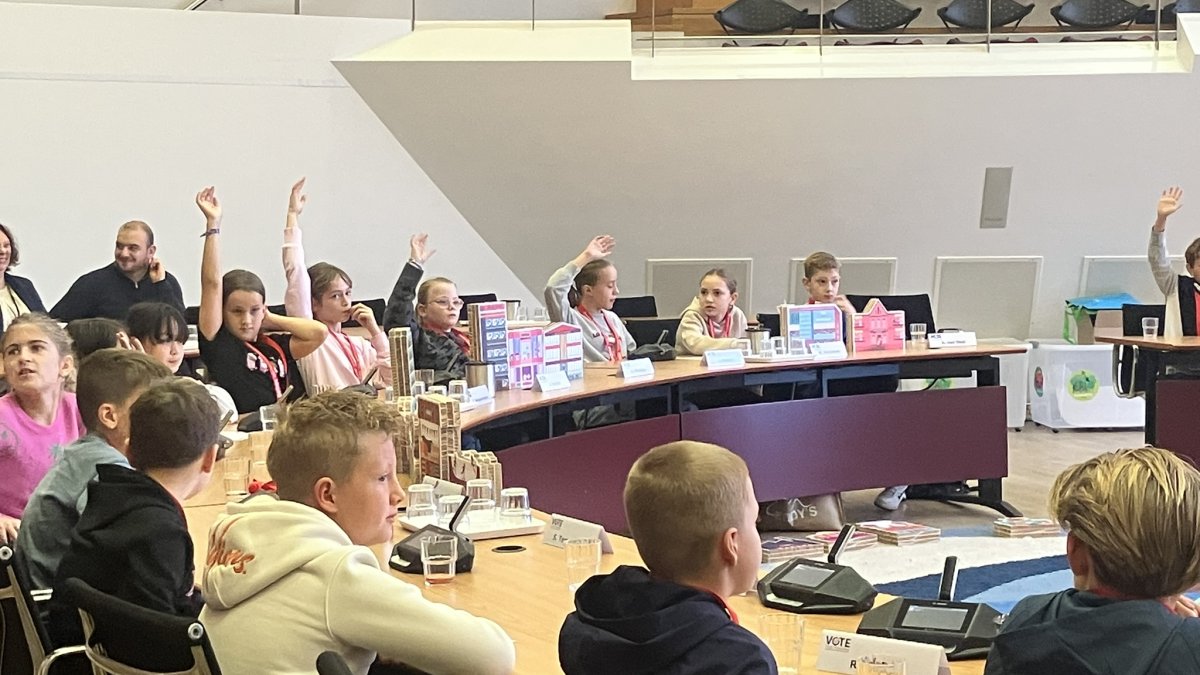 Valkenswaardse scholieren maken kennis met gemeentepolitiek