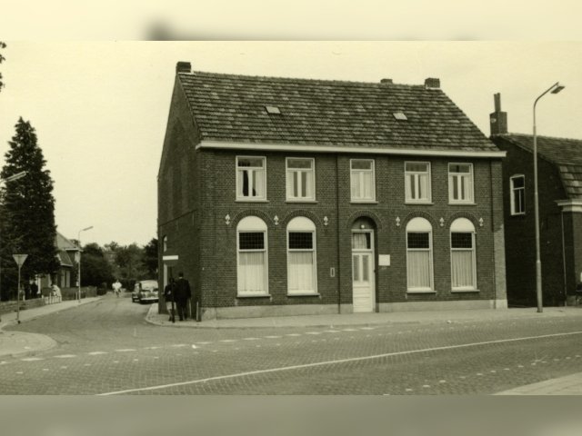 Eerste GGD-gebouw Dommelseweg 28, hoek Kerkstraat