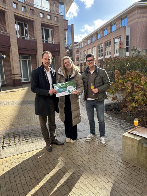 Bram Bots en winnaars cheque