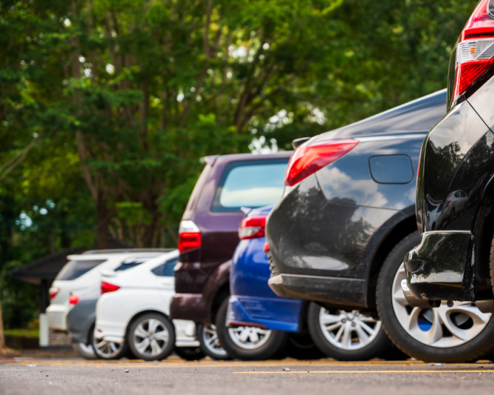 geparkeerde auto's 