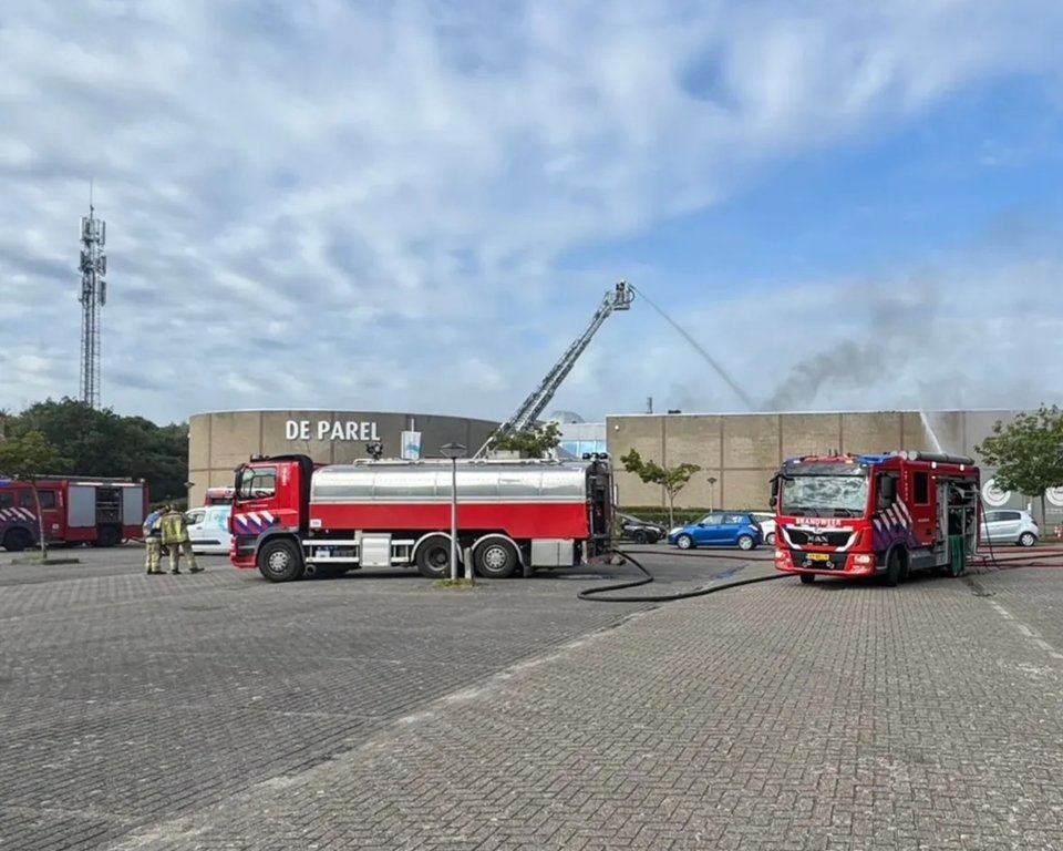 brand bij de Parel