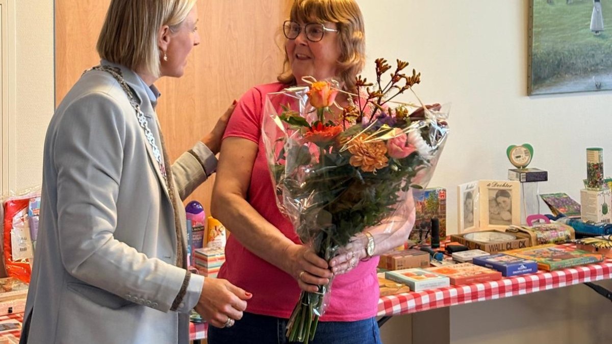Marja Verhage-Davidse geëerd met Veerse Waarderingsonderscheiding
