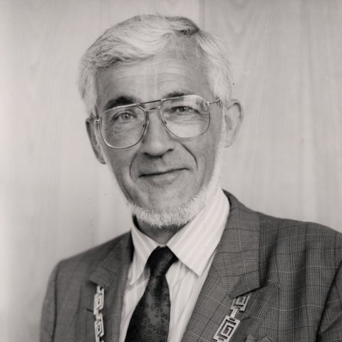 1987 - met ambtsketen