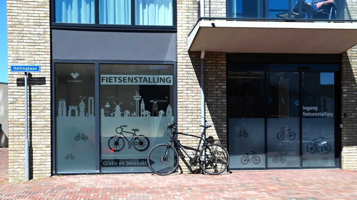 Nieuwe fietsenstalling bij de Hellingbaan op 1 juli 2026 open