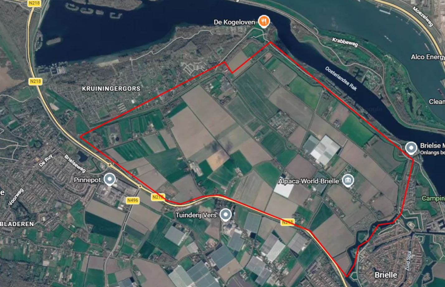 Kaart met omlijning van verontreiniging in sloten tussen Brielle en Kruiningergors