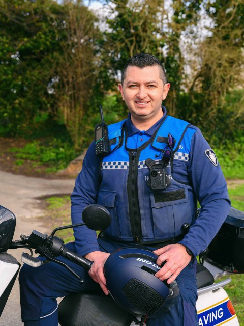 Portretfoto: wijkhandhaver Ugur