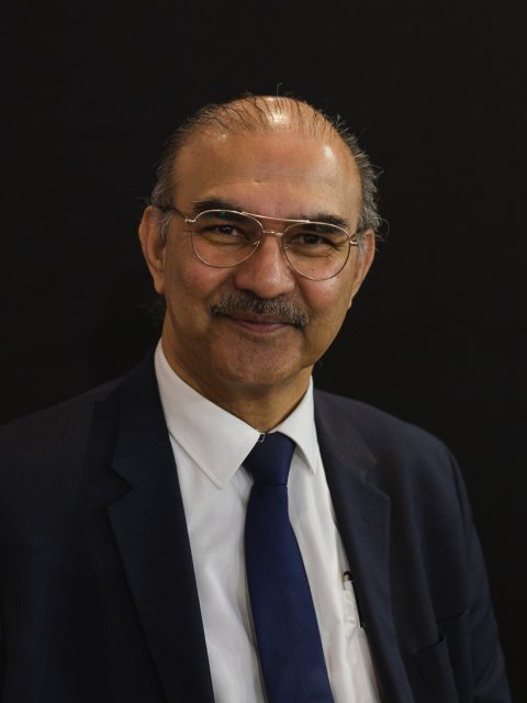 Portrait photo: Suzerin Kalpoe