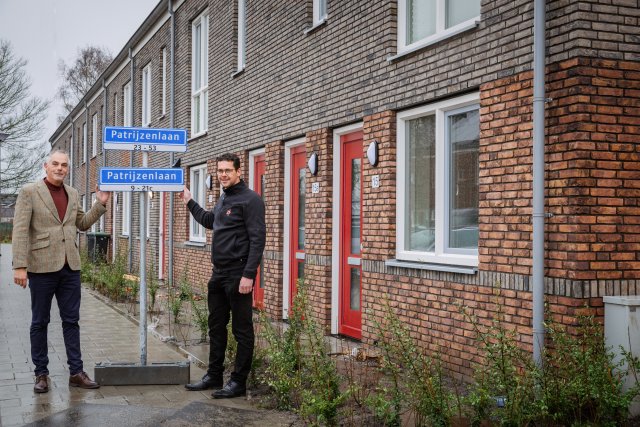 Oplevering woningen Patrijzenlaan Oostvoorne met wethouder Daan van Orselen